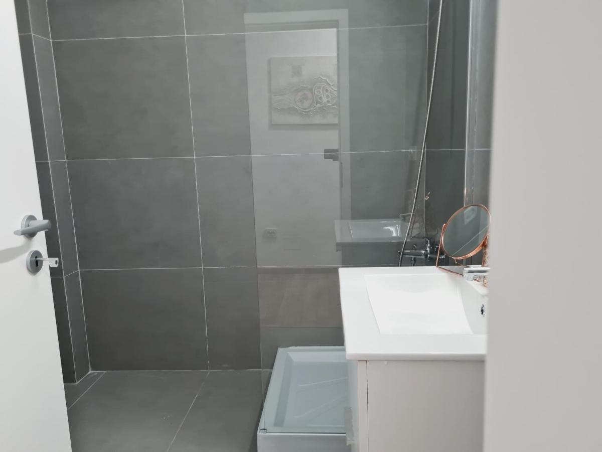 Lovely Ultracentral Apartment With Parking Cluj-Napoca Exterior foto